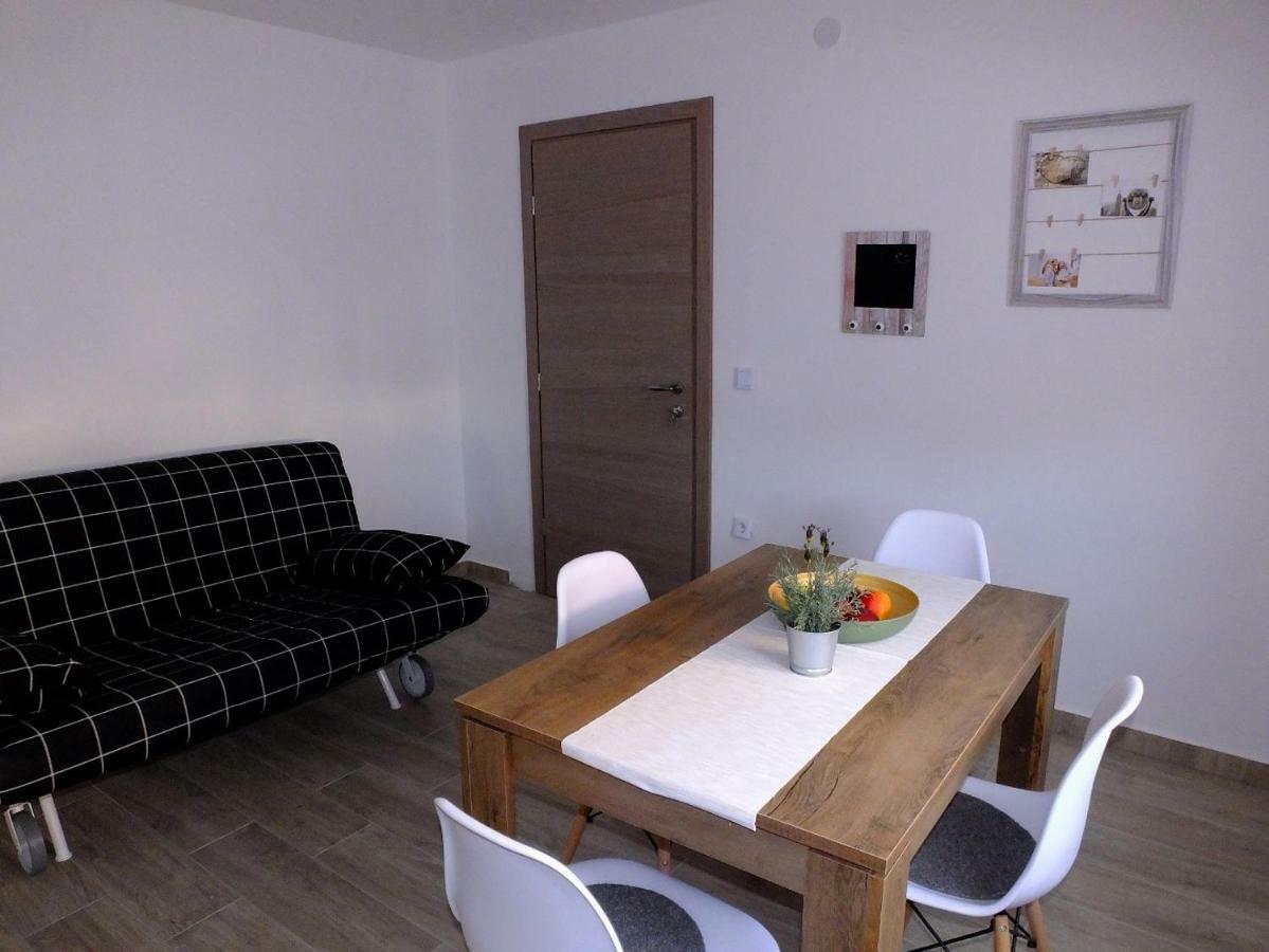 Apartmani Berno Стариград-Пакленица Екстериор снимка