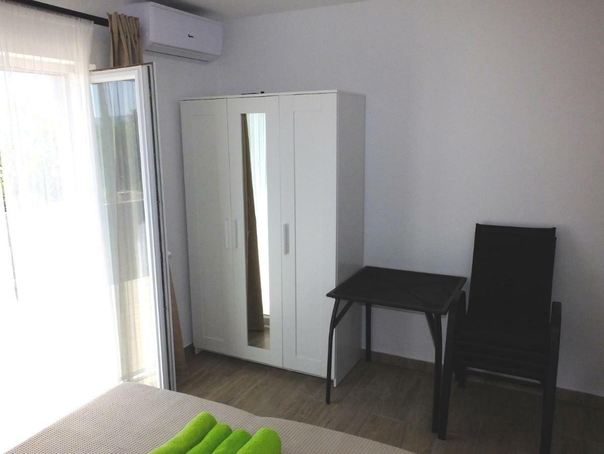 Apartmani Berno Стариград-Пакленица Екстериор снимка