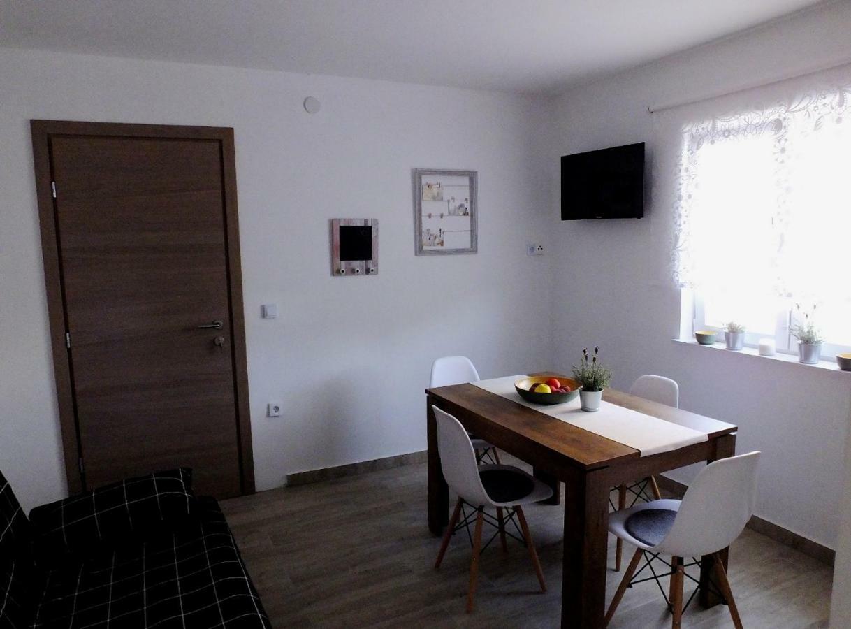 Apartmani Berno Стариград-Пакленица Екстериор снимка