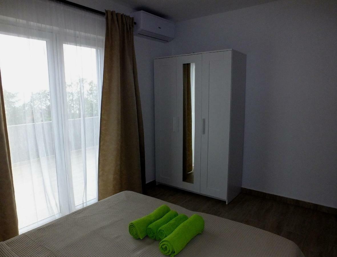 Apartmani Berno Стариград-Пакленица Екстериор снимка
