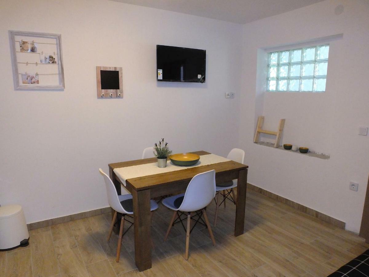 Apartmani Berno Стариград-Пакленица Екстериор снимка