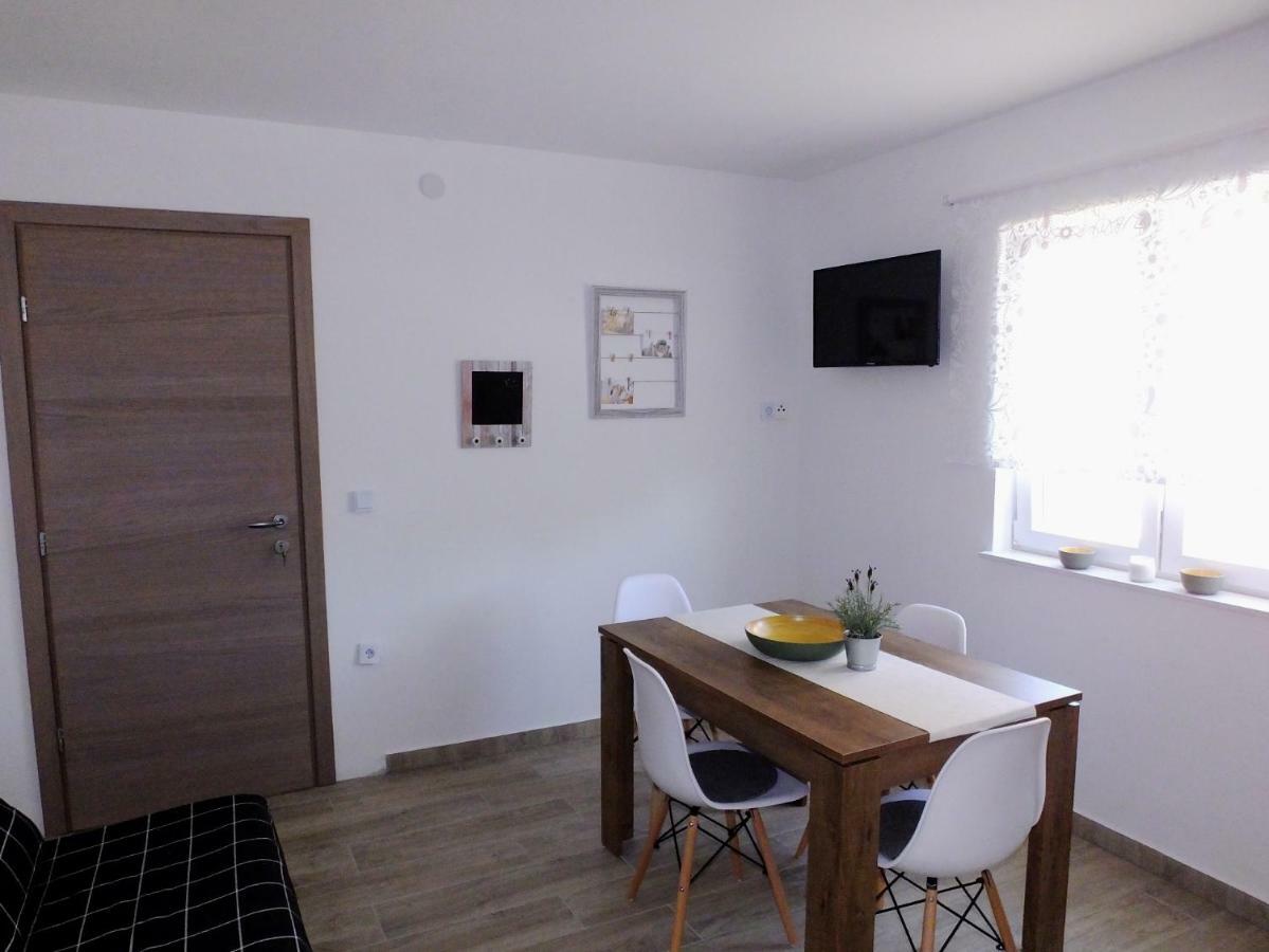 Apartmani Berno Стариград-Пакленица Екстериор снимка