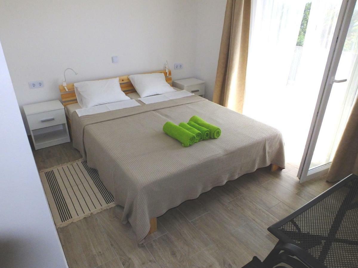 Apartmani Berno Стариград-Пакленица Екстериор снимка